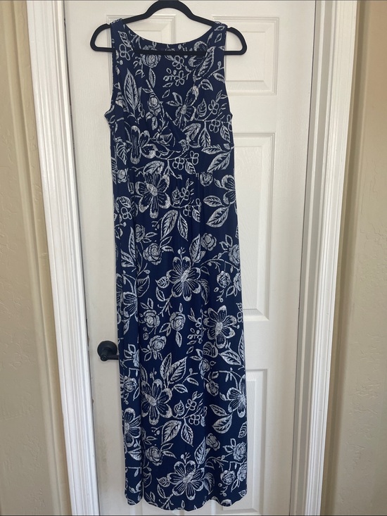 Chaps Dresses & Skirts - Chaps Navy and White Floral Maxi Dress